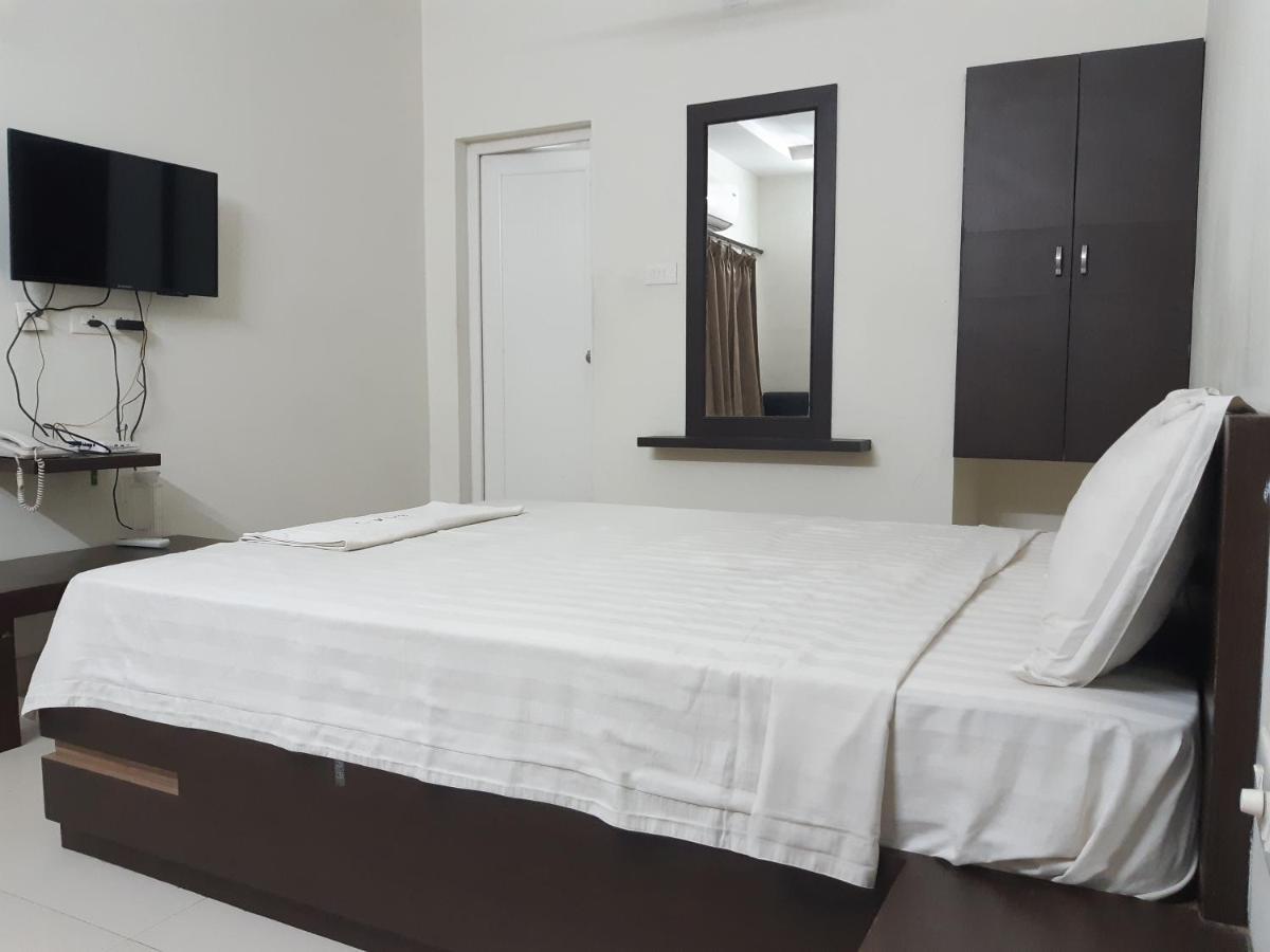 Pph Living Bhimas Hotel Tada Exterior photo